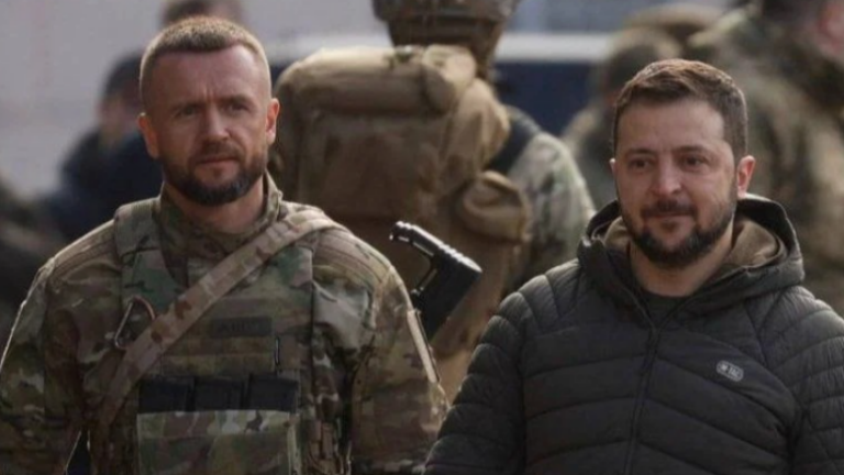 Cilat janë tre sakrificat që truproja i Zelenskyt bëri, për të qëndruar krah liderit ukrainas?
