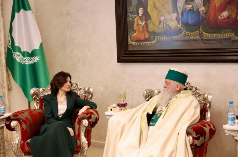Elisa Spiropali uron festën e Sulltan Nevruzit: Dashuria e toleranca përshkoftë jetët tona