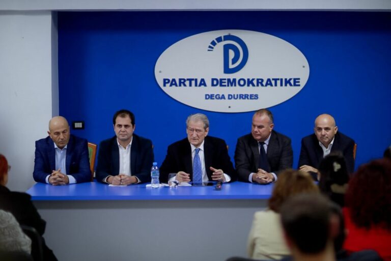 Berisha me strukturat në Durrës: Programi ynë do ta transformojë me shpejtësi shumë të madhe Shqipërinë