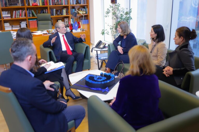 Berisha pret ekspertë ligjorë nga Fondacioni Konrad Adenauer dhe Albanian Policy Center