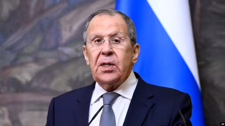 Ministri i Jashtëm rus, Sergei Lavrov, lavdëron Trumpin dhe e kritikon Evropën