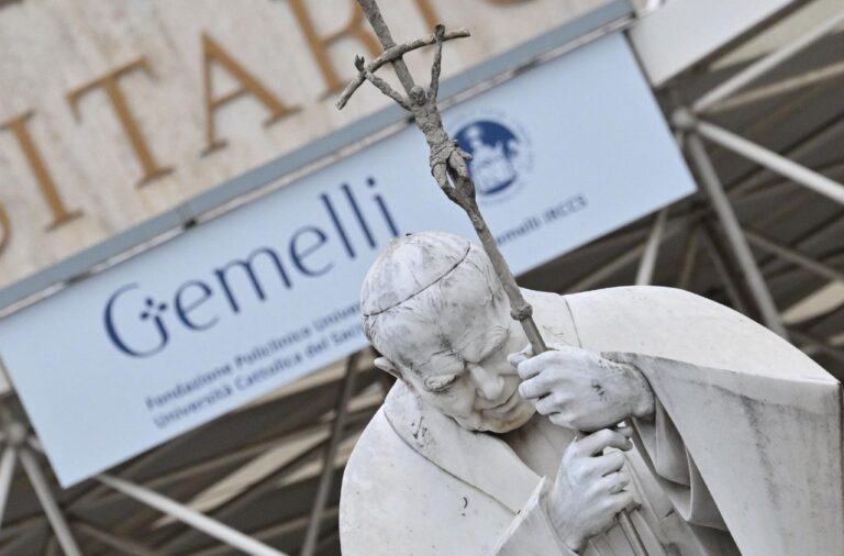 Papa Françesku vijon trajtimin në Gemelli, situatë aktuale, e qëndrueshme dhe shërim i ngadalshëm