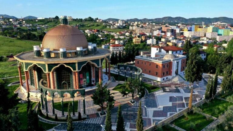 Besimtarët bektashinj festojnë sot Sulltan Nevruzin