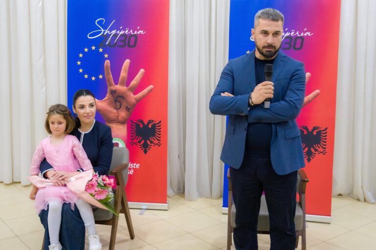Mjeku i ri Asfloral Haxhiu i bën nder PS me kandidimin e tij
