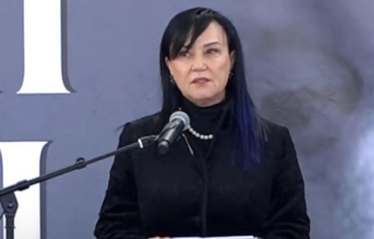 Linda Rama në homazhet për babanë e Hashim Thaçit: Ditë e trishtuar! Familjes suaj i mungojnë dy burra