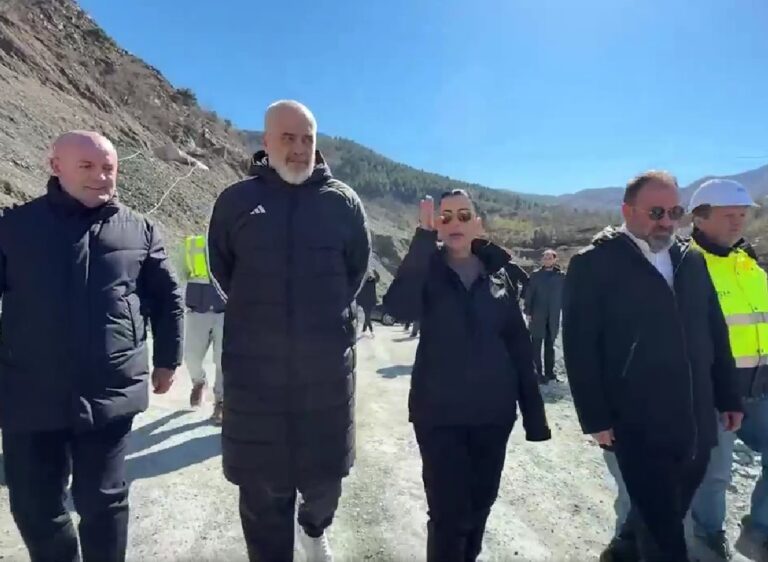 Rama e Balluku inspektojnë tunelet që do lidhin aksin Elbasan – Librazhd