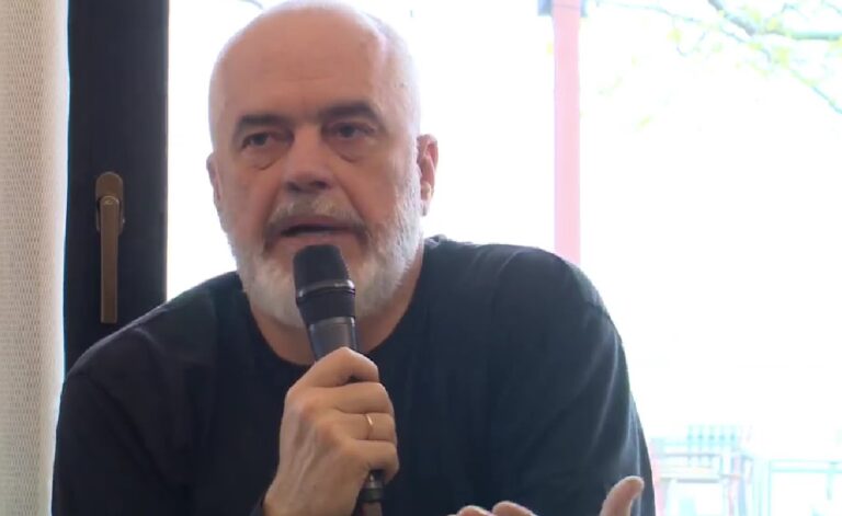 Edi Rama me skuadrën e re të Shkodrës: Për Shqipërinë europiane