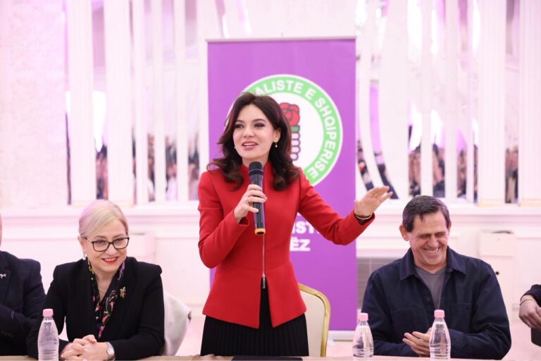 Spiropali prezanton kandidatët e PS në Kamëz: Një skuadër e re për Shqipërinë në BE