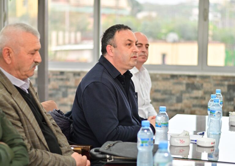 Hoxha takim me komunitetin kuksian në Njësia 1 në Tiranë: Me votën për PS, çdo shqiptar do të ketë një pasaportë europiane