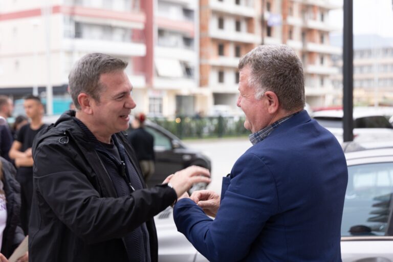 Gjiknuri vijon takimet në Vlorë: Taksa për biznesin e vogël do të vijojë zero. Pensioni minimal 200 euro