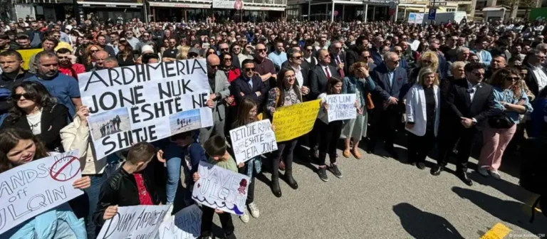 Deutsche Welle: Kundërshtohet me protesta popullore investimi arab në plazhin e Ulqinit