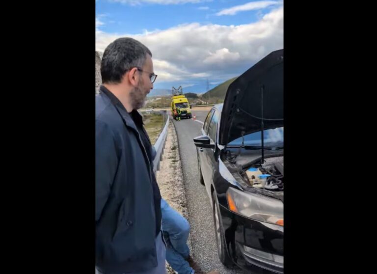 Arlind Qorit i prishet makina rrugës për Athinë: Do jemi atje, me mushkë apo autobuz apo edhe në këmbë!