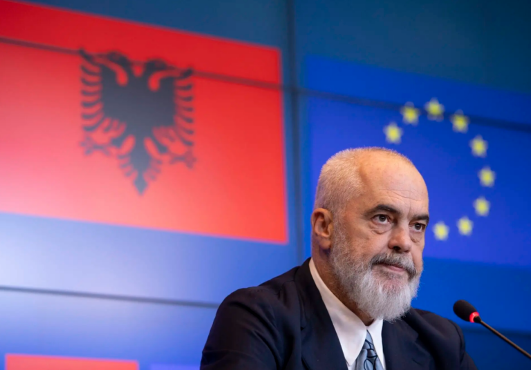 Rama: Problem më serioz në Shqipëri nuk është drafti i kodit të ri, por masa e atyre që e përdorin lirinë për sherr
