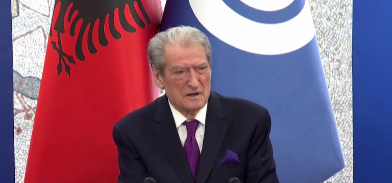 Berisha takim me shoqatat e turizmit: Pagë punonjësve jashtë sezonit