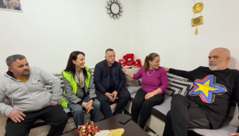 Rama në ish-shtëpinë e Oficerëve Burrel, e rilindur si banesë sociale dhe Qendër Multifunksionale