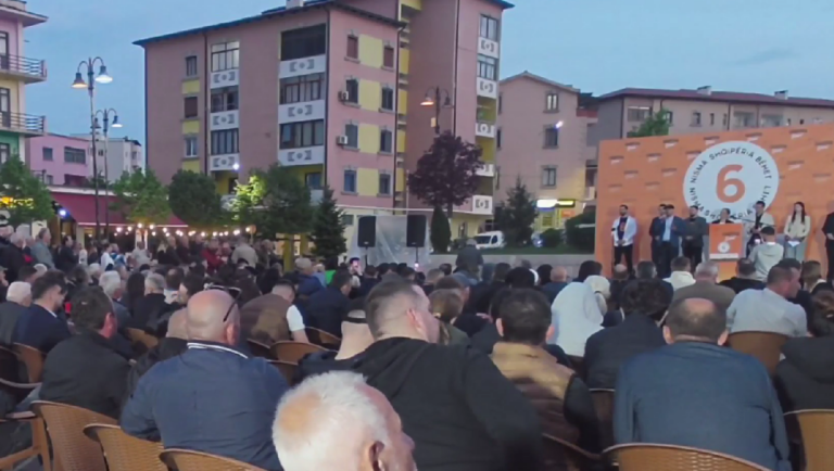Lapaj në Rrëshen: Ju kërkoj me përulje mbështetje bindini familjarët tuaj. Kemi nevojë për ndryshim