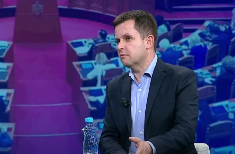 Makina u përfshi në një aksident, Alimehmeti zbulon dinamikën: Shoferët u trembën dhe…