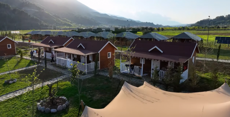Rama: Glamping Albania Adventure, model që bashkon përvojën e kampingut me komoditetin