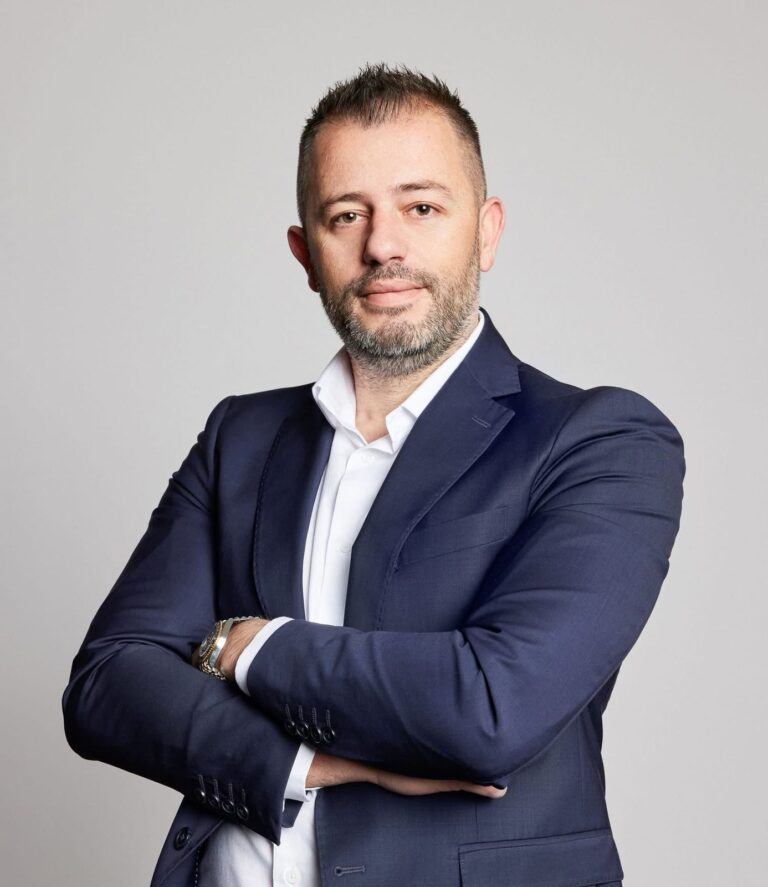 Eldian Cepeli, kandidati socialist që synon Parlamentin: Momenti kur ndahet e ardhmja e shumëkërkuar në familjen Europiane
