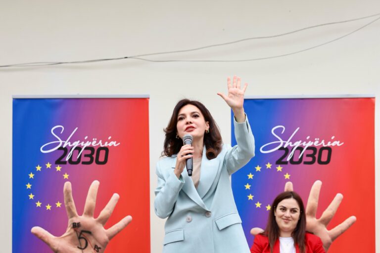 Spiropali në Rrogozhinë dhe Gosë: Kemi një objektiv, pasaportën Europiane. Shqiptarët të barabartë mes qytetarëve europianë