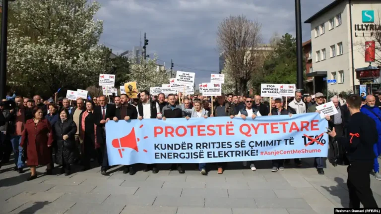 Protestë në Prishtinë kundër rritjes së çmimit të energjisë elektrike