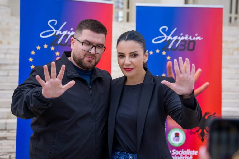 Belinda Balluku takime në Fier