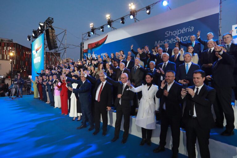 FOTO/ LaCivita sjell frymën e Trump, PD çel në mënyrë energjike fushatën