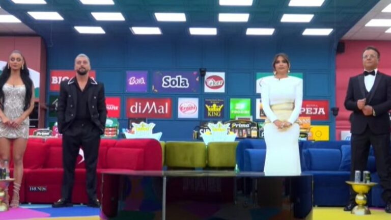 FOTO/ Nata finale, 4 finalistët elegantë dhe plot stil. Detaje nga veshjet