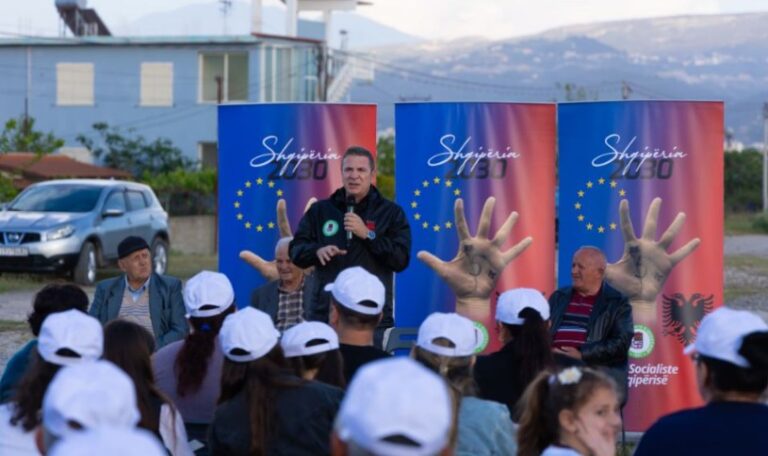 Gjiknuri me banorë në Vlorë: Merrni pjesë masivisht në votime. Zgjidhni PS-në!