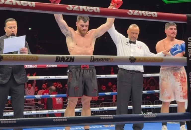 Boksieri shqiptar Jurgen Uldedaj fiton në Co-Op Manchester Arena ndaj boksierit kampion nga Kili, Mellado