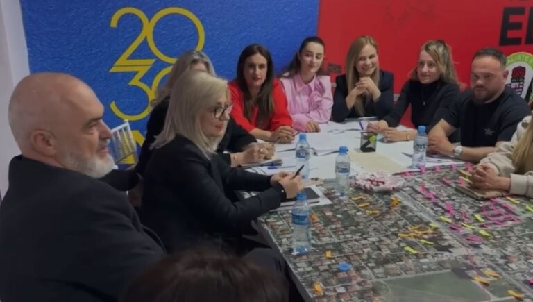 Rama: Elisa është frymë. Ku shkon ajo shkon fitorja, nga Kamza në Shkodër, tani në Kavajë
