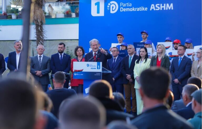 Berisha jep premtimin e madh për studentët: S’ka tarifa, do hiqet fare