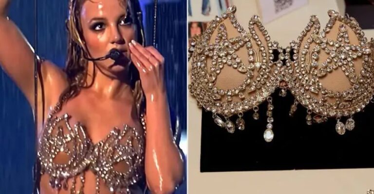 Veshja ikonike e Britney Spears shitet për mijëra dollarë