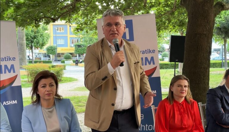 Gjerkmarkaj: Intelektualët lezhjanë mbështesin ndryshimin, nuk do lejojmë që populli të nëpërkëmbet nga një grusht rilindasish
