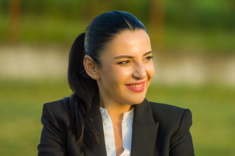 Balluku me banorët e Cakranit: Me PS dhe me Ramën, ndërtojmë një Shqipëri që duam
