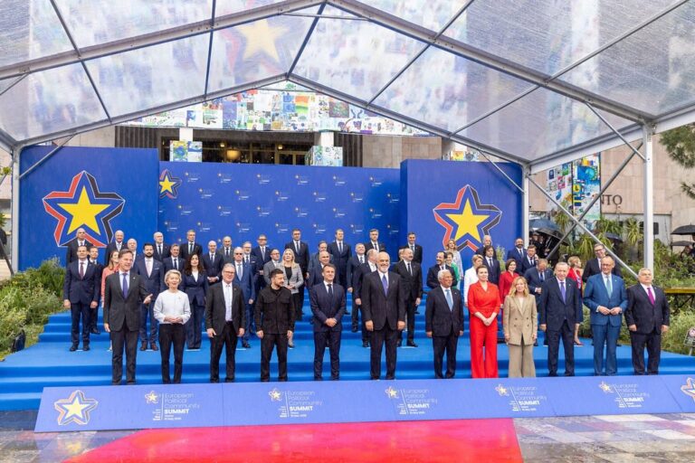 Kryeministri Rama uron mirëmëngjesi dhe një të diel të paqtë, me fotoalbumin e mikpritjes shqiptare për Europën