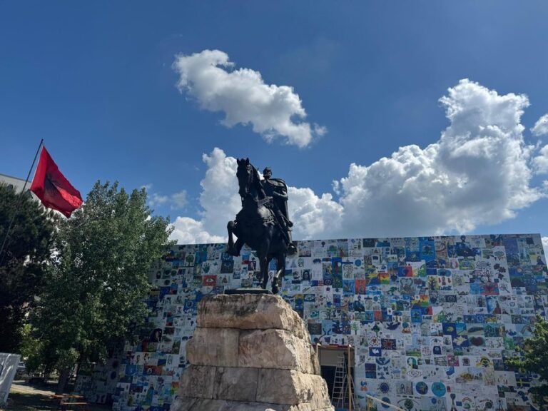 Berisha protestë në Samitin e Europës, Rama ”i flet” Skënderbeut: O Mbret, nga të katër anët e Europës do të jenë në sheshin tënd më 16 Maj
