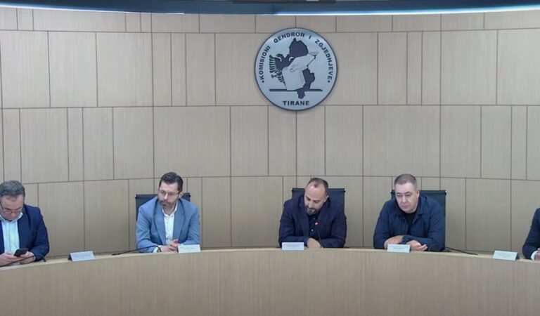 Votat e ardhura nga Greqia, KAS rrëzon Celibashin