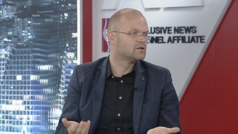 Kalaja: Tutorë votash mbështetën njerëz anonimë, Rama ndryshoi skemën