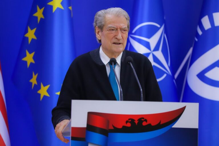 Berisha thirrje Trump: Shpalli kartelet shqiptare si organizata terroriste