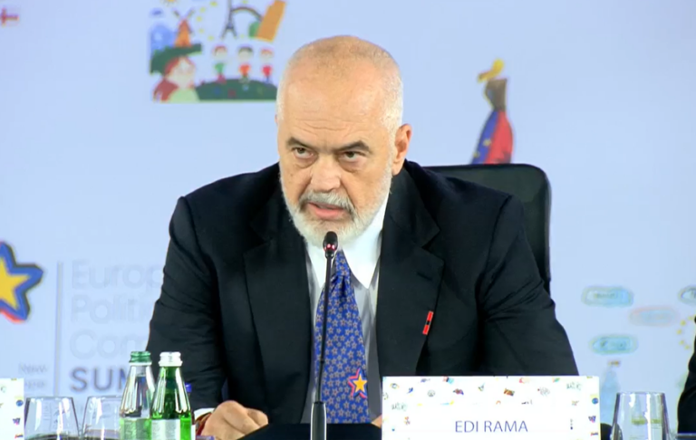 Kryeministri Rama publikon dokumentin: Do të anulohen lejet e legalizimit në hapësirat publike!