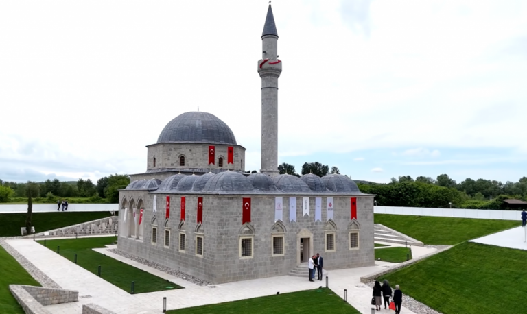 FOTO/ Përurohet Xhamia e Plumbit, Myftiu i Shkodrës: Një ëndërr që bëhet realitet