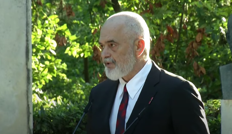 Takimi me kandidatët dhe 83 deputetët, Rama: Do bëjmë lëvizje në udhëheqjen e partisë dhe në qeveri