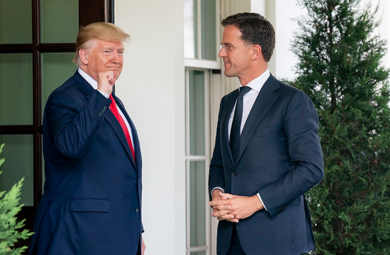 Trump i komunikon vendimin Mark Rutte, gjenerali i lartë amerikan Alexus Grynkewic në krye të forcave të NATO-s në Europë