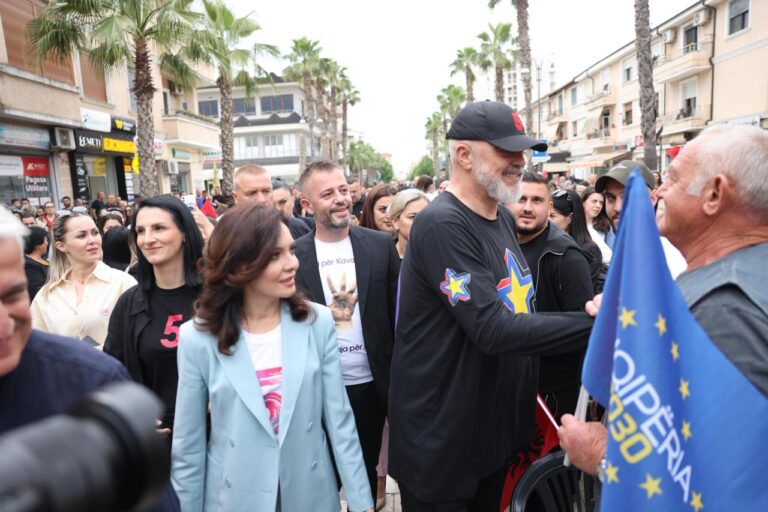 Spiropali në takimin përmbyllës në Kavajë: Në mars 1990 ky qytet i vuri kapak komunizmit, në 11 maj i vë kapak tranzicionit