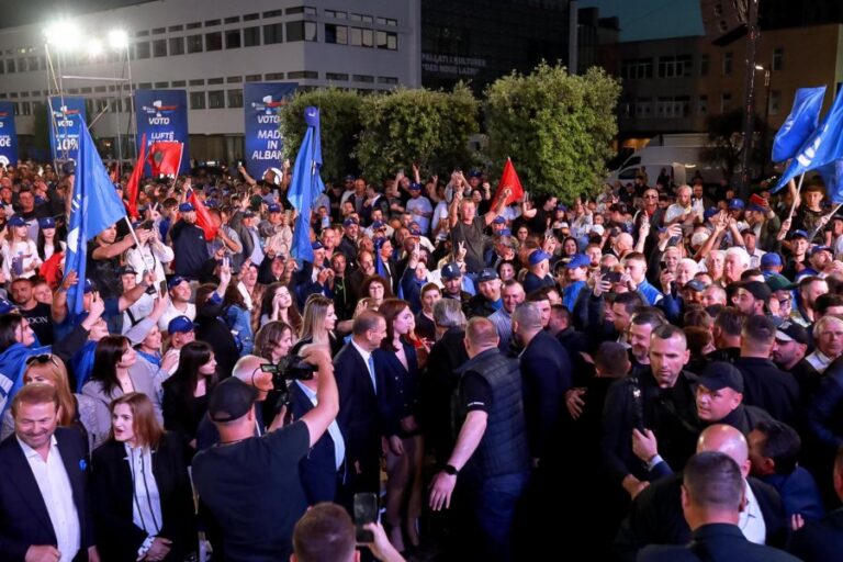 SHBA hoqi non gratën? Berisha në Shkodër: Mirënjohje të pakufishme për Trump