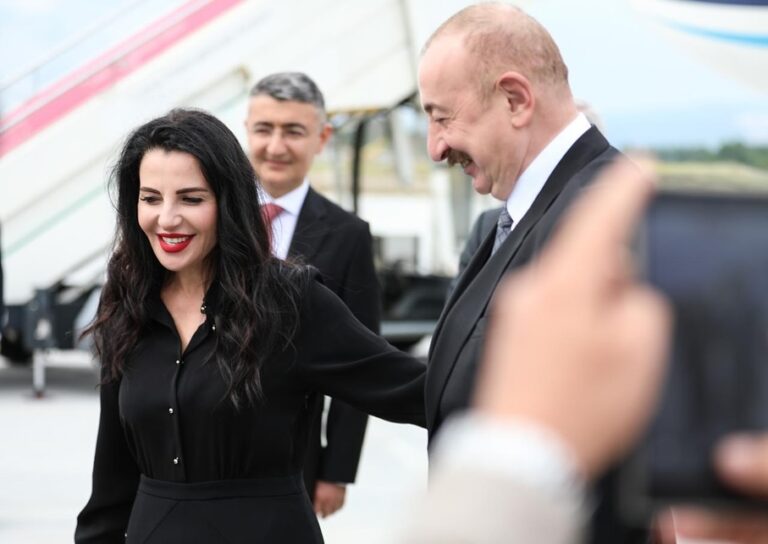 Belinda Balluku pret në Rinas Presidentin e Azerbajxhanit, Ilham Aliyev