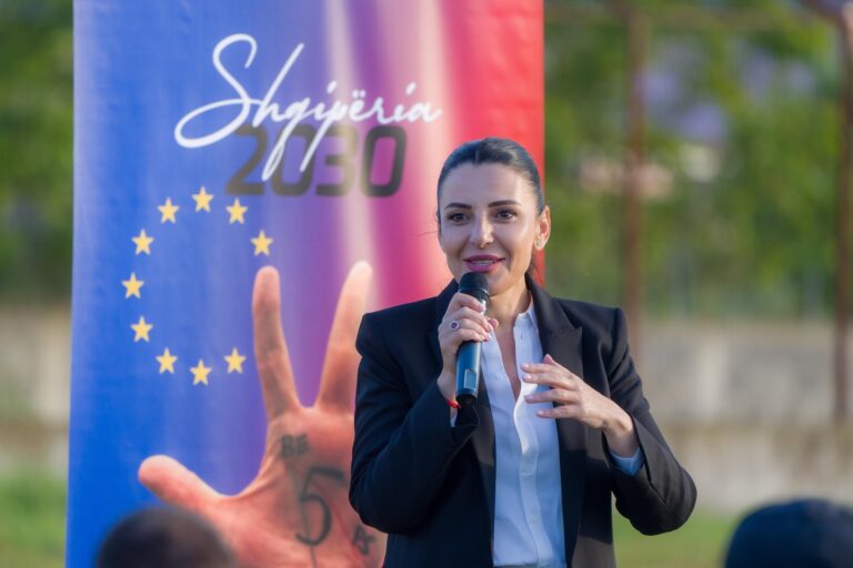 Zv/kryeministrja Balluku: Edhe 3 ditë nga ulja e avionit të parë në aeroportin më të madh të shqiptarëve, në Vlorë