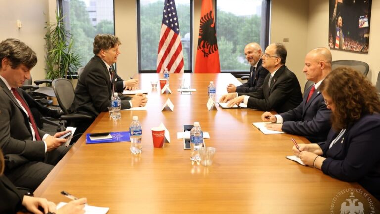 Begaj takohet me Zëvendëssekretarin amerikan: SHBA, partner strategjik dhe mbështetës i palëkundur i Shqipërisë
