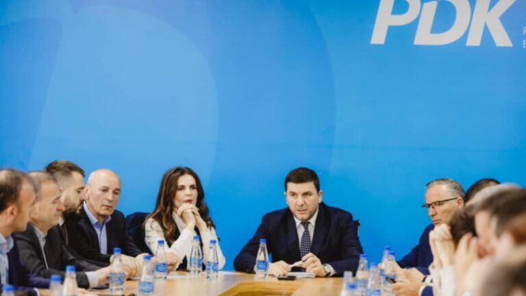 Ngërçi në Kuvend, PDK thirrje presidentes Osmani: Duam një tryezë gjithëpërfshirëse politike